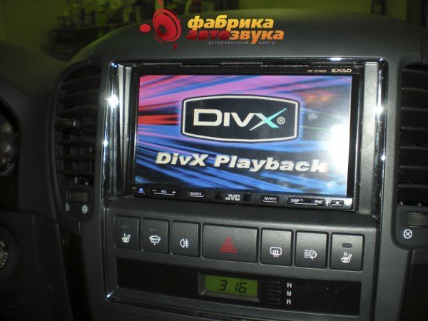 Установка магнитолы JVC JVC KW-AVX820EE Kia Sorento