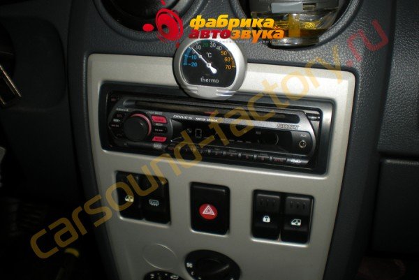 установка 1Din автомагнитолы Sony CDX-GT212 Renault Logan