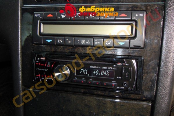 Установка автомагнитолы Pioneer DEH-3200UB Merсedes E Class