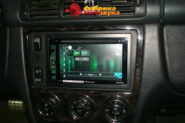 установка магнитолы Pioneer AVH-X2700BT Merсedes ML