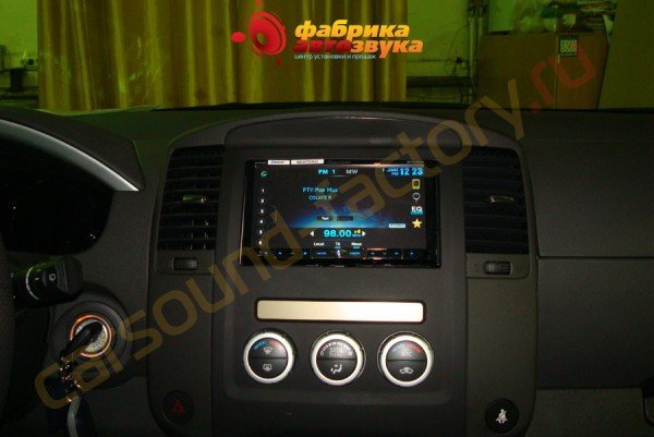 установка автомагнитолы Pioneer AVH-P8400BT Pioneer AVH-P8400BT Nissan Pathfinder