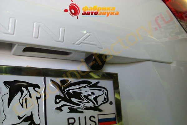 камера заднего вида AVIS 980 Toyota Sienna