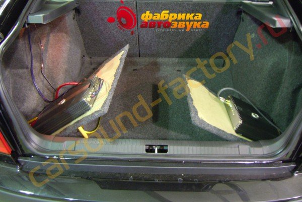 Установка усилителей на фальш-панели DLS RA25, DLS RA10 Skoda Octavia