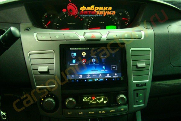 установка автомагнитолы Pioneer AVH-X8500BT Pioneer AVH-X8500BT SsangYong Stavic