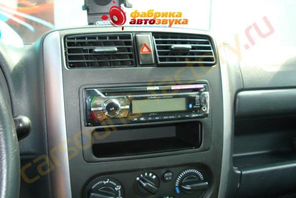 установка автомагнитолы 1din Philips Suzuki Jimny