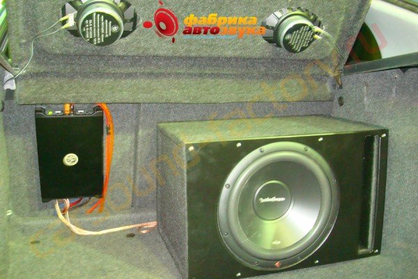 установка сабвуфера RockfordFosgate и усилителяDLS RockfordFosgate, DLS Skoda Octavia