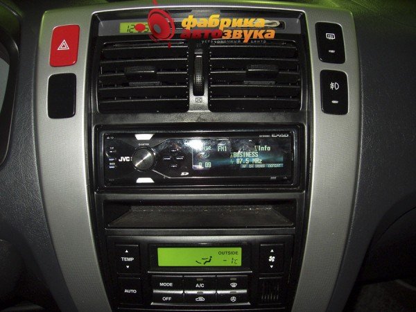 Установка магнитолы JVC KD-SH851 JVC KD-SH851 Hyundai Tucson