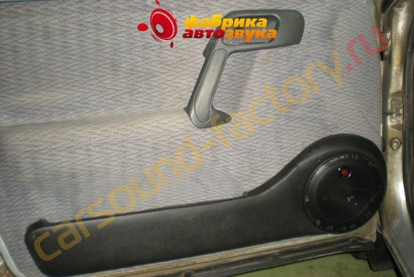 установка акустики DLS через подиум DLS R6A Lada 2112
