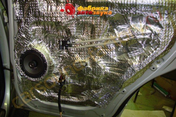Шумоизоляция задних дверей в 2 слоя SGM Hyundai IX 55
