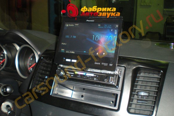 установка автомагнитолы Pioneer AVH-P6350BT Pioneer AVH-P6350BT Mitsubishi Lancer X