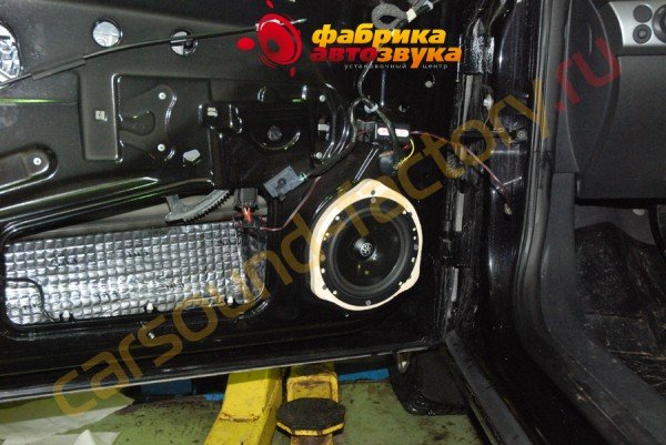 установка фронтальной акустики DLS M6/5 DLS M6/5 Opel Astra