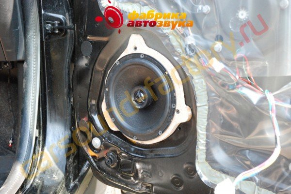 Установка акустики Morel Morel Maximo Coax 6 Nissan Micra