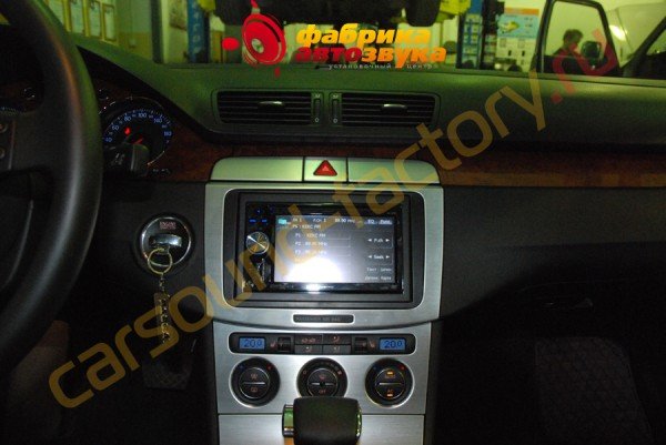 Автомагнитола Pioneer AVIC-F900BT Pioneer AVIC-F900BT Volkswagen Passat 6