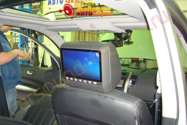 установка подголовников с мониторами AVIS AVIS Nissan X-Trail