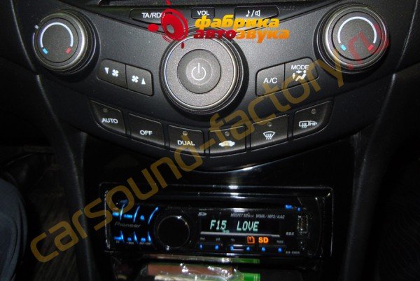 Установка магнитолы Pioneer DEH-4200SD Honda Accord