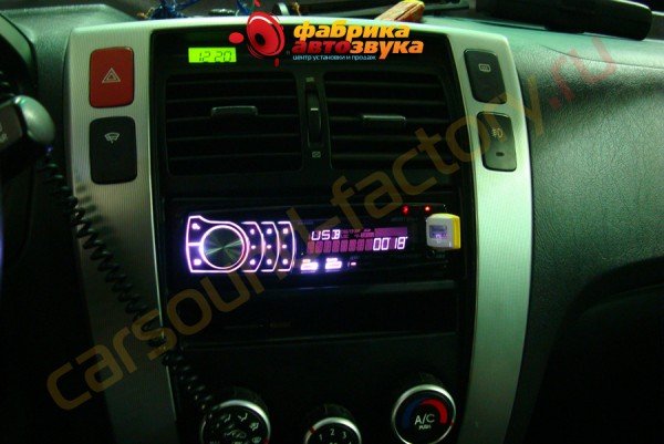 Установка магнитолы Pioneer DEH-6310SD Pioneer DEH-6310SD Hyundai Tucson