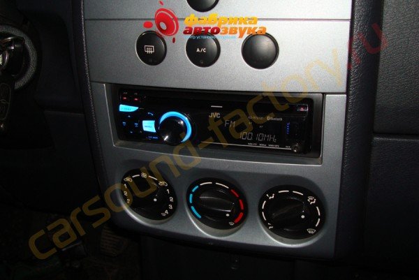 Установка автомагнитолы JVC KD-R727BT JVC KD-R727BT Peugeot Partner