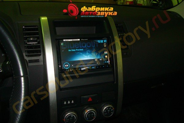 установка автомагнитолы Pioneer AVH-P8400BT Pioneer AVH-P8400BT Nissan X-Trail