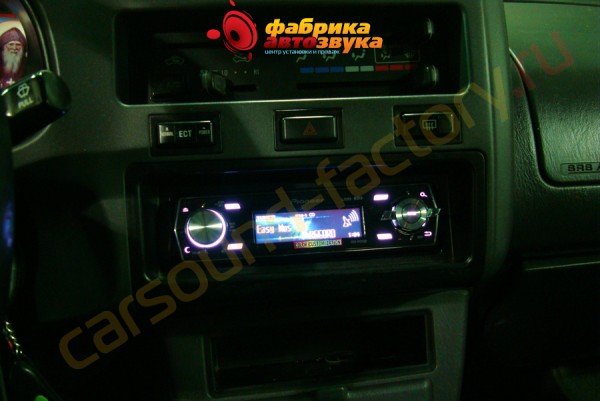 установка магнитолы Pioneer DEH-9450UB Pioneer DEH-9450UB Toyota RAV 4