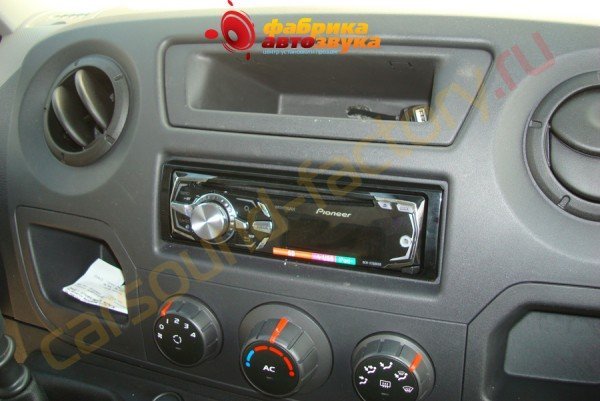 установка автомагнитолы 1 din Pioneer DEH-X7500sd Renault Master