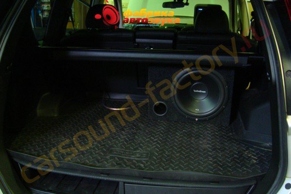 установка сабвуфера RockfordFosgate RockfordFosgate Nissan X-Trail