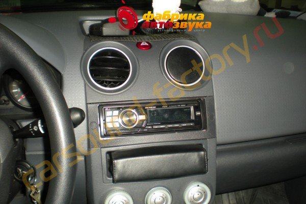 установка автомагнитолы Alpine CDE-9880R Alpine CDE-9880R Mitsubishi Colt