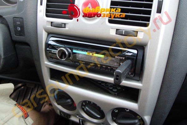 Установка автомагнитолы SONY CDX-GT447UE Hyundai Getz