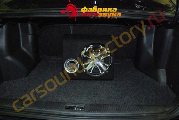 Установка активного сабвуфера Mystery MBV-251A Hyundai Accent