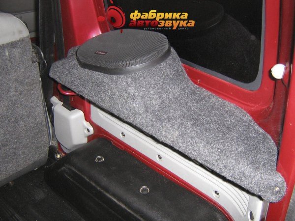 Установка акустики Magnat Classic 694 Renault Kangoo