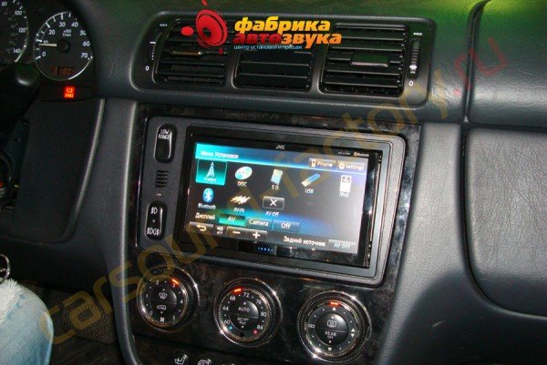 установка автомагнитолы JVC KW-AV70BT JVC KW-AV70BT Volkswagen Polo