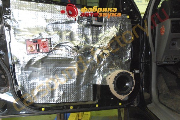 Установка акустики DLS DLS R6A Toyota Land Cruiser 100 (80, 105)