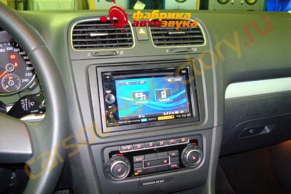 установка автомагнитолы Sony XAV-E62BT Sony XAV-E62BT Volkswagen Golf 6