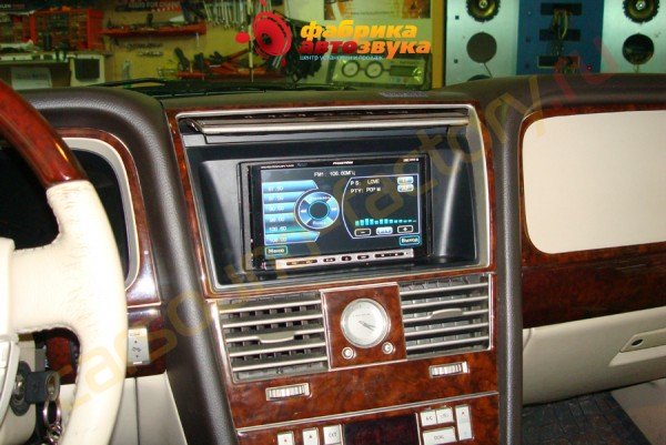 установка автомагнитолы Phantom 2din Lincoln Aviator