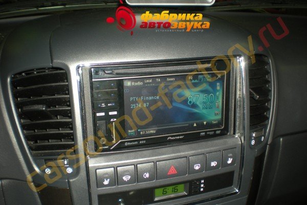 установка 2din магнитолы Pioneer AVH-P3200BT Kia Sorento