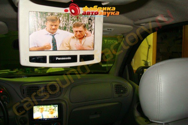потолочный монитор и головное устройство Pioneer / Panasonic Chevrolet Trailblazer