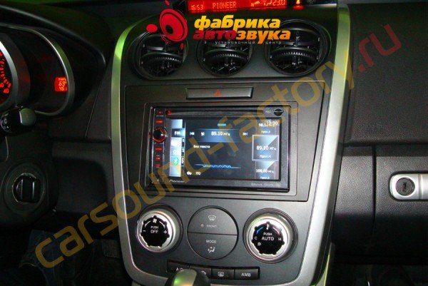 установка автомагнитолы Pioneer AVIC-F930BT Pioneer AVIC-F930BT Mazda CX-7