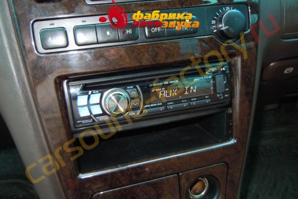 Магнитола Alpine CDE-100EUB Alpine CDE-100EUB Toyota Mark 2