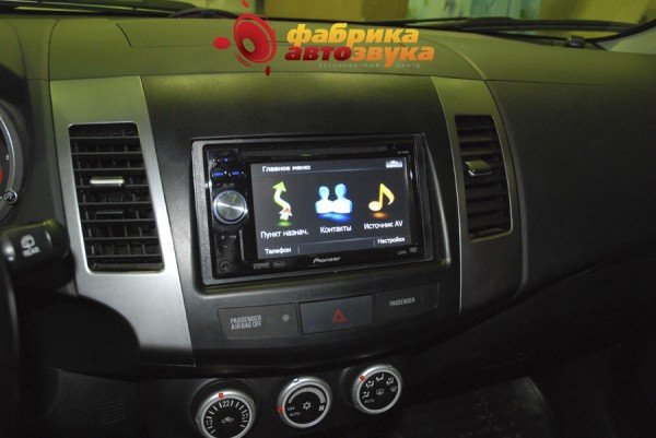 Установка магнитолы 2din Pioneer Pioneer AVIC-F900BT Mitsubishi Outlander