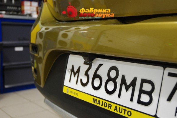 камера заднего вида AVIS Renault Sandero 2015+