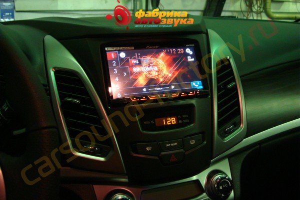 установка автомагнитолы Pioneer AVH-X5700BT Pioneer AVH-X5700BT SsangYong Actyon 2014