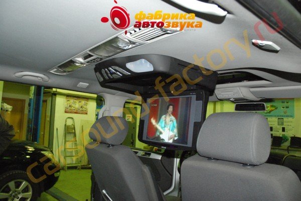 Установка потолочного монитора Velas VDR-150TV Volkswagen Multivan