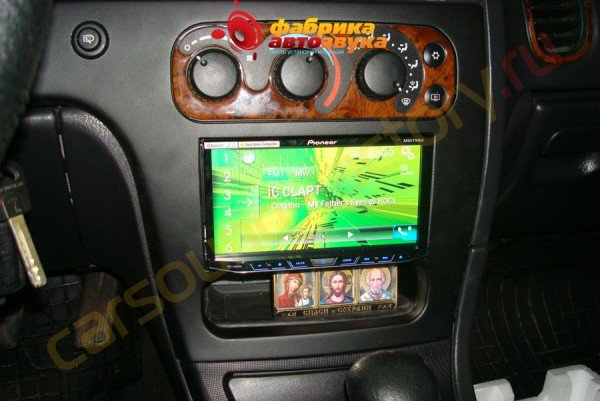 установка 2din магнитолы Pioneer AVH-X8600BT Dodge Intrepid