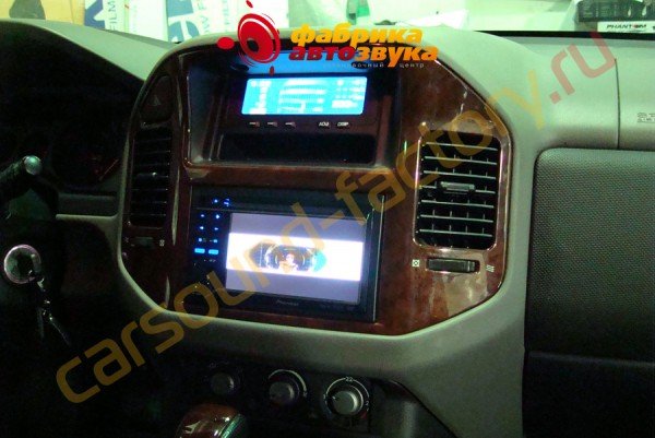 установка автомагнитолы Pioneer AVH-P3300BT Pioneer AVH-P3300BT Mitsubishi Pajero