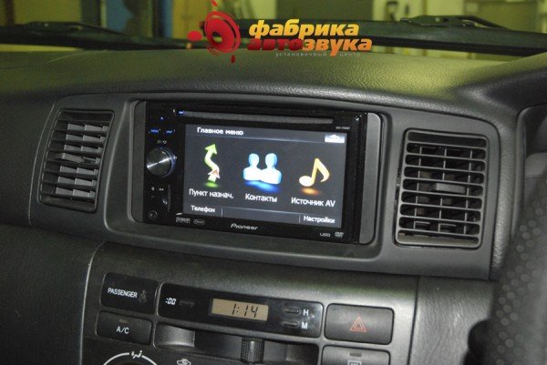 Установка магнитолы с навигацией Pioneer AVIC-F900BT Toyota Corolla
