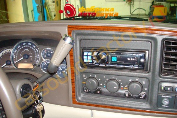 автомагнитола Alpine CDA-117Ri Alpine CDA-117Ri Cadillac Escalade