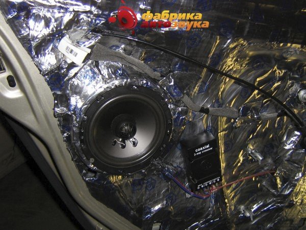 Установка акустики DLS DLS 426 Renault Megane 2