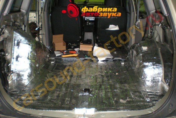 шумоизоляция багажника автомобиля SGM Mitsubishi Pajero