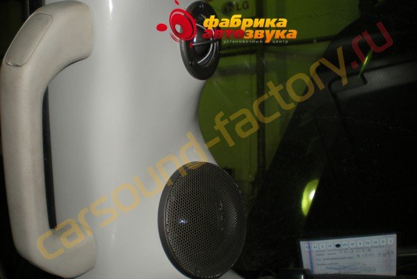 изготовление подиума под акустику - Toyota FJ Cruiser