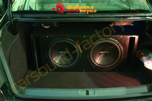 установка сабвуфера Kenwood Kenwood Volkswagen Passat CC