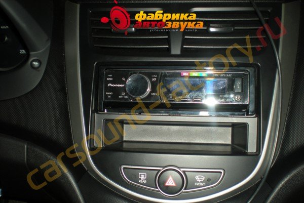 Установка магнитолы Pioneer DEH-9300SD Pioneer DEH-9300SD Hyundai Solaris